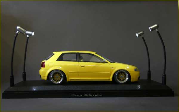 1:18 LED ACRYL Model Car Vitriene / Schwarz